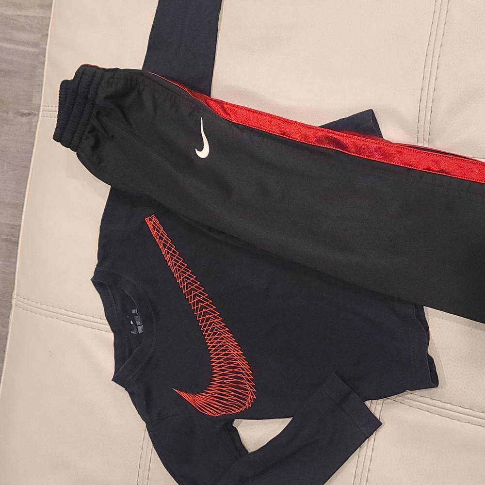 Nike outfit sz 4T